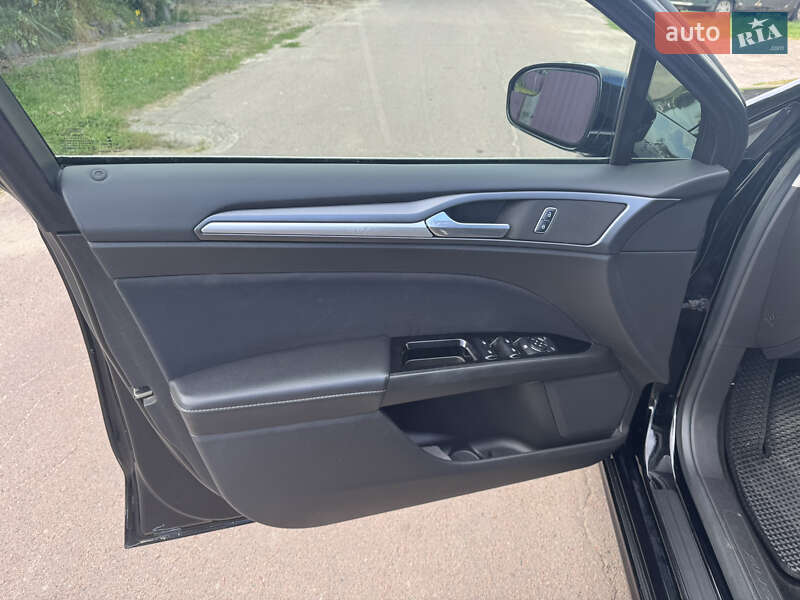 Седан Ford Fusion 2015 в Чернигове