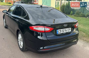 Седан Ford Fusion 2015 в 