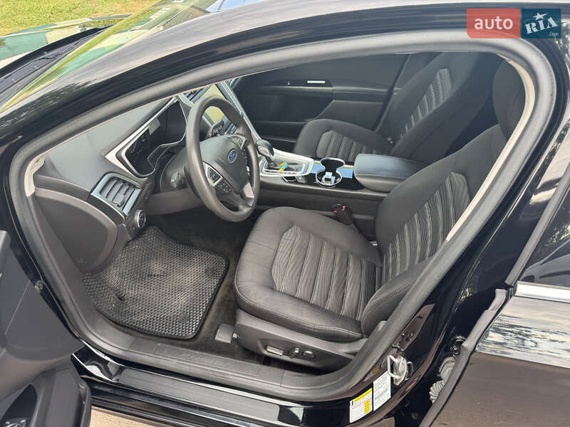 Седан Ford Fusion 2015 в Чернигове