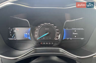 Седан Ford Fusion 2015 в 