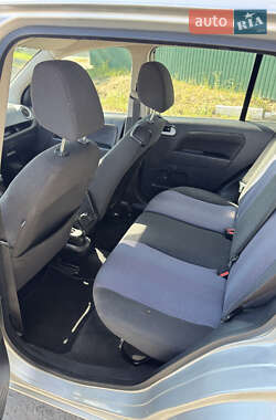Хетчбек Ford Fusion 2006 в 