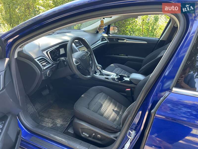 Седан Ford Fusion 2015 в Львове