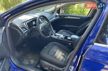 Седан Ford Fusion 2015 в 