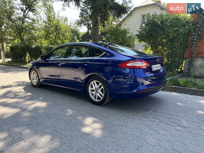 Седан Ford Fusion 2015 в Львове