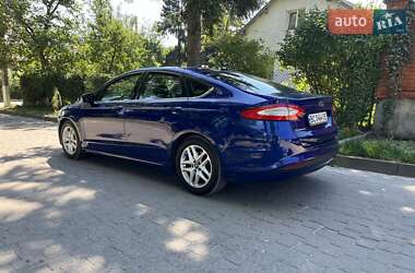 Седан Ford Fusion 2015 в 