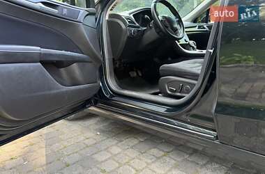Седан Ford Fusion 2013 в 