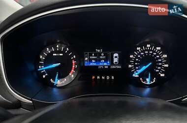 Седан Ford Fusion 2013 в 