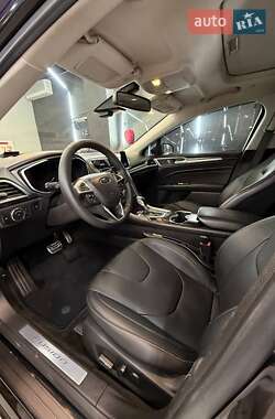 Седан Ford Fusion 2014 в 