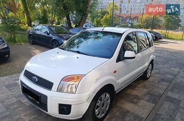 Хэтчбек Ford Fusion 2010 в 