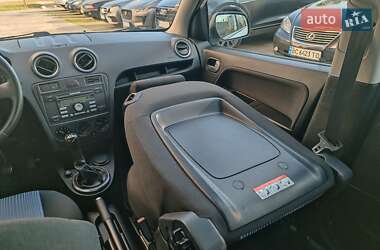 Хэтчбек Ford Fusion 2010 в 