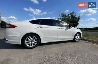 Седан Ford Fusion 2013 в 
