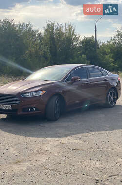 Седан Ford Fusion 2015 в 