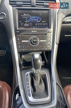Седан Ford Fusion 2015 в 