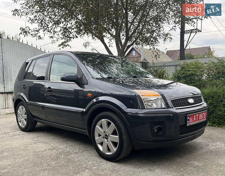 Хэтчбек Ford Fusion 2006 в 