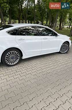 Седан Ford Fusion 2018 в 