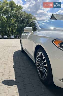 Седан Ford Fusion 2018 в 
