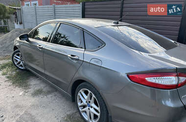 Седан Ford Fusion 2012 в 