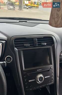 Седан Ford Fusion 2018 в 
