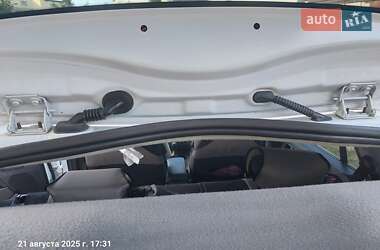 Хэтчбек Ford Fusion 2010 в 
