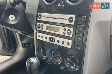Хэтчбек Ford Fusion 2005 в 
