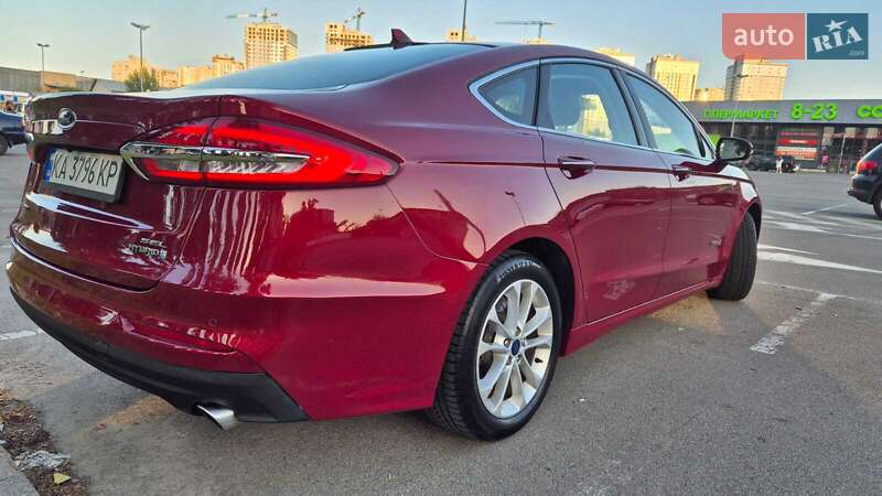 Седан Ford Fusion 2019 в Києві