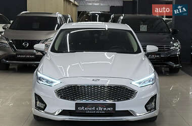 Седан Ford Fusion 2019 в 