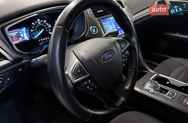 Седан Ford Fusion 2019 в 