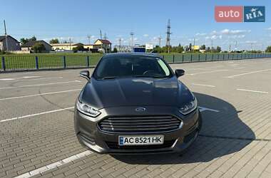 Седан Ford Fusion 2016 в 