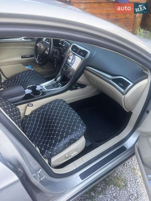 Седан Ford Fusion 2015 в Житомирі