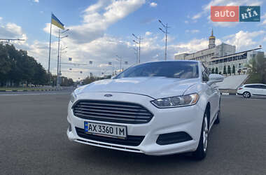 Седан Ford Fusion 2013 в 