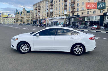 Седан Ford Fusion 2013 в 