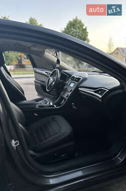 Седан Ford Fusion 2016 в 