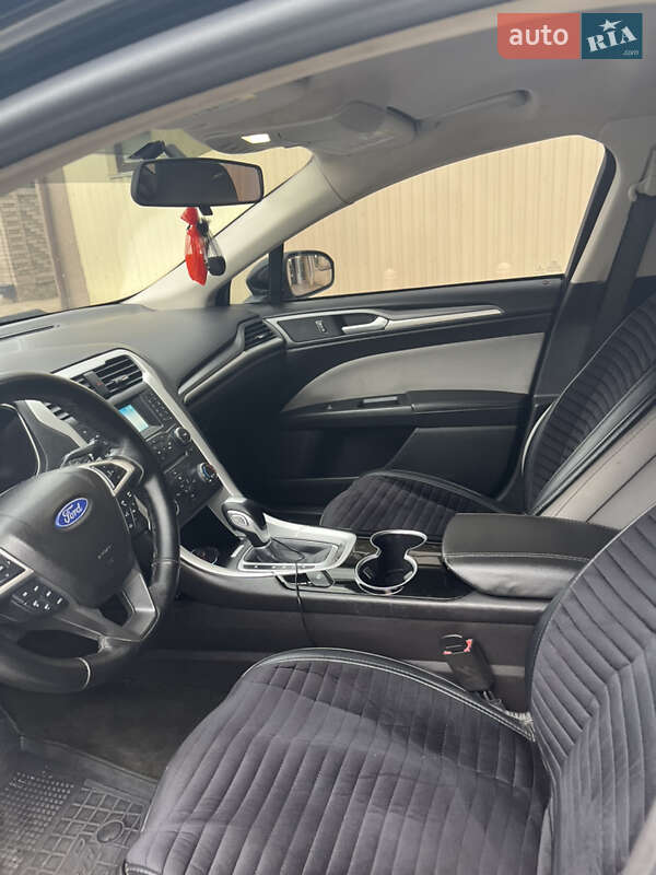 Седан Ford Fusion 2016 в Тульчине