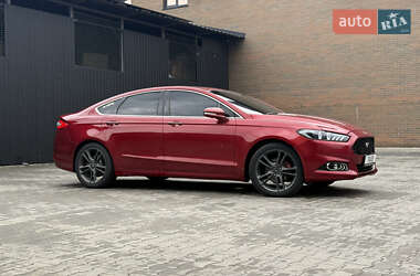 Седан Ford Fusion 2013 в 