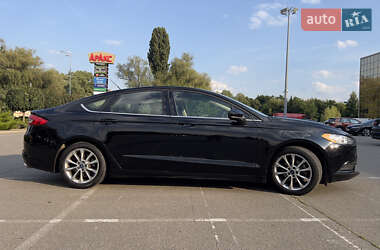 Седан Ford Fusion 2017 в 