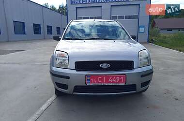Хэтчбек Ford Fusion 2005 в 