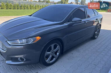 Седан Ford Fusion 2015 в 