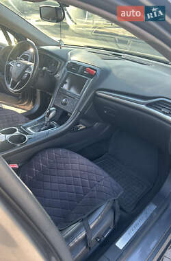 Седан Ford Fusion 2012 в 
