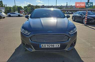 Седан Ford Fusion 2015 в 