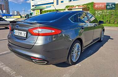 Седан Ford Fusion 2015 в 