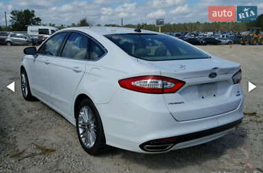 Седан Ford Fusion 2014 в 