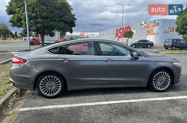 Седан Ford Fusion 2012 в 