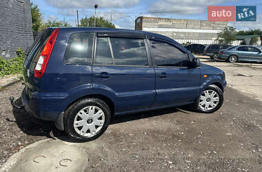 Хэтчбек Ford Fusion 2010 в 