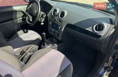 Хэтчбек Ford Fusion 2010 в 