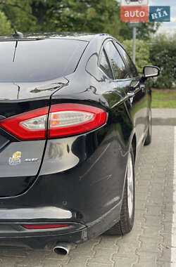 Седан Ford Fusion 2014 в 