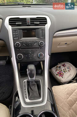 Седан Ford Fusion 2014 в 