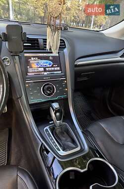 Седан Ford Fusion 2014 в 