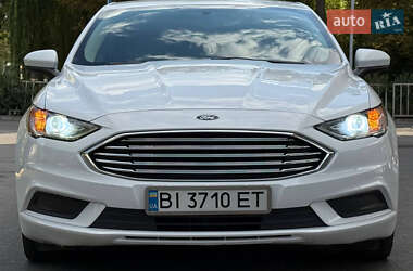 Седан Ford Fusion 2016 в 