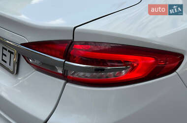 Седан Ford Fusion 2016 в 