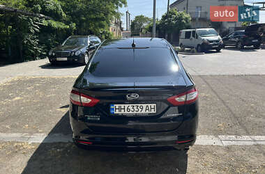 Седан Ford Fusion 2015 в 